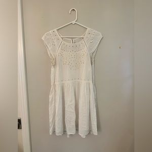 WHITE LACE DRESS